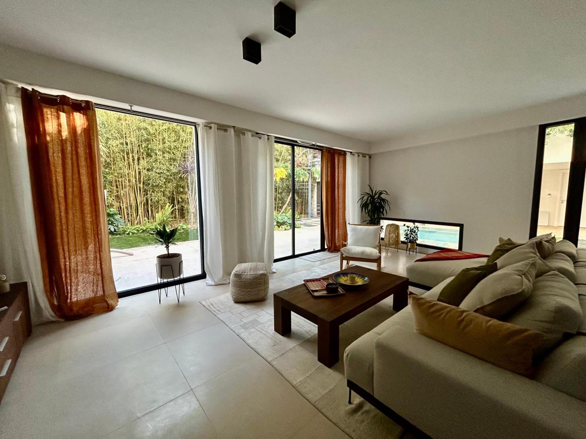 Rumah Bali Cannes Exteriér fotografie