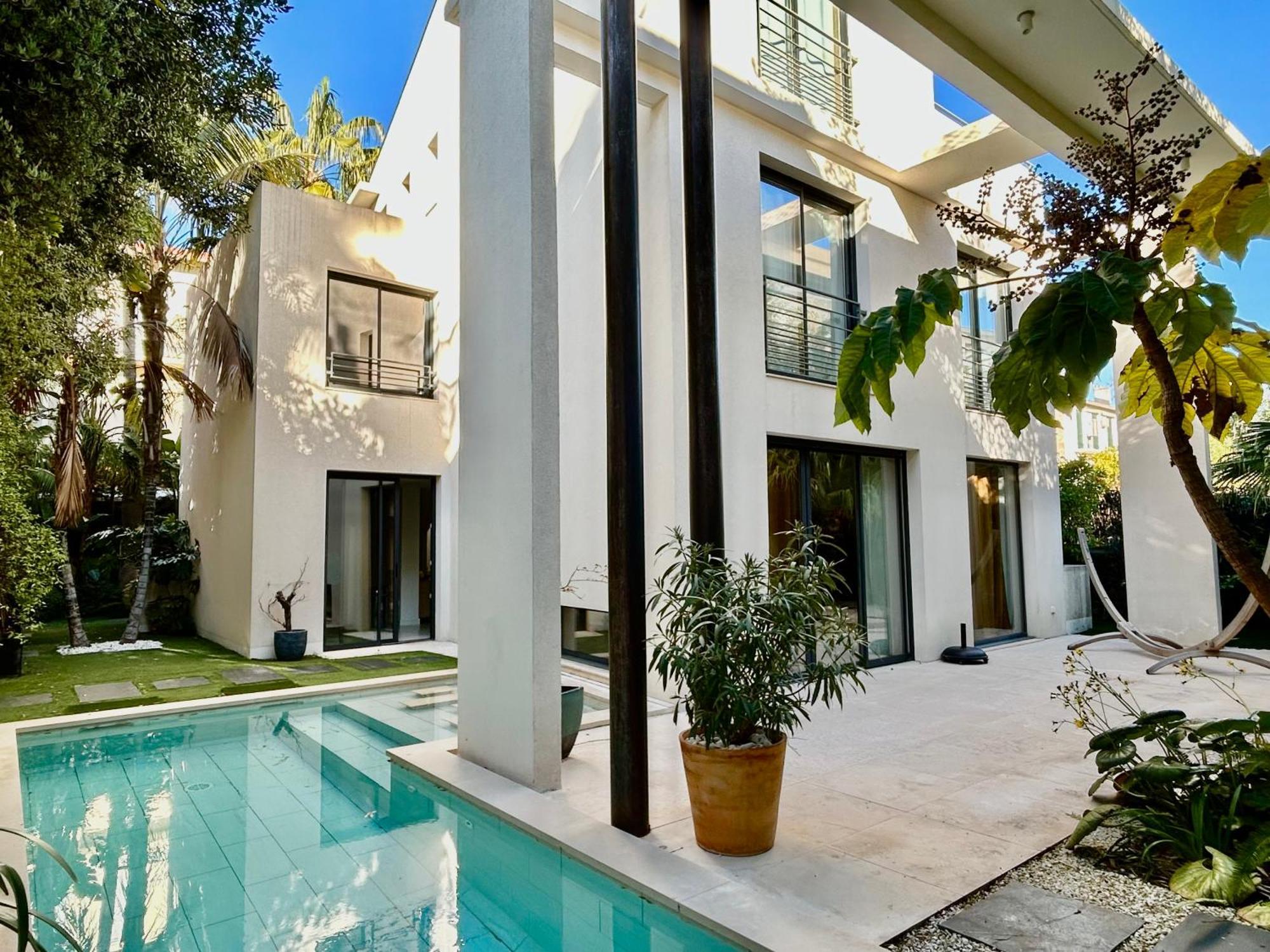 Rumah Bali Cannes Exteriér fotografie